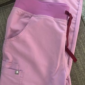 Small/Tall kade cargo scrubs